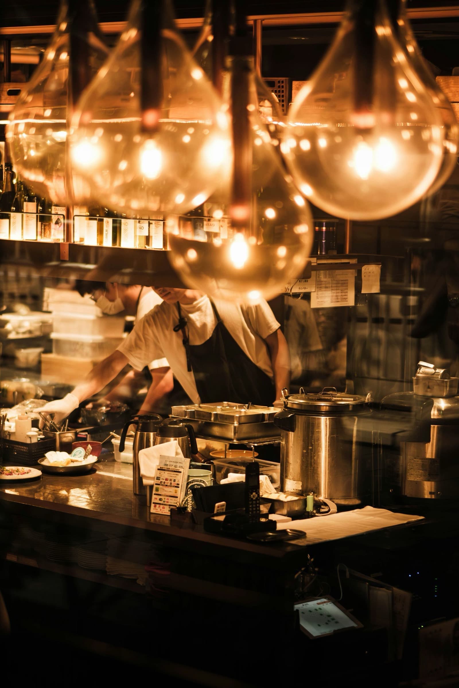 Un chef en cuisine